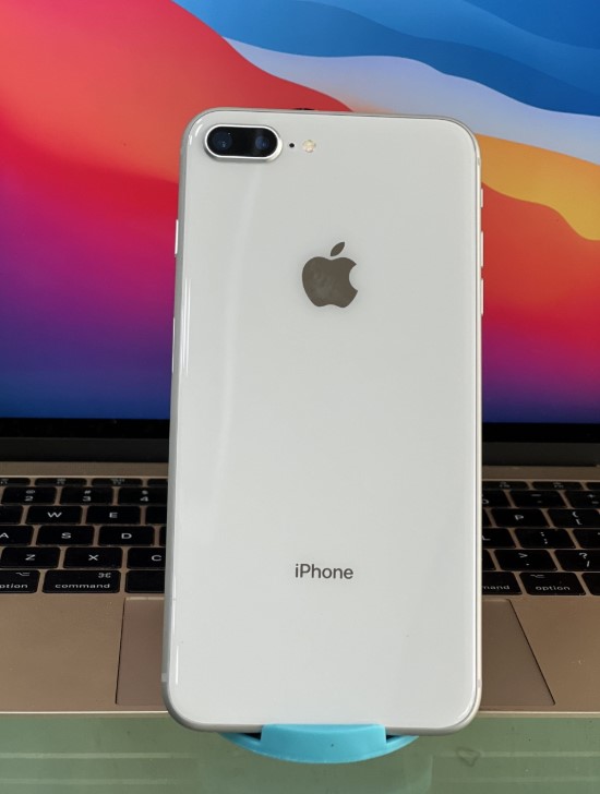 iPhone 8 Plus