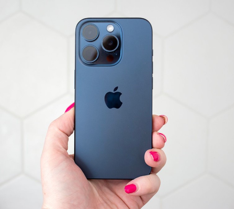iPhone 15 Pro Price in India 2025iPhone 15 Pro Price in India 2025 – Should You Buy It? Full Specs & Honest Review
